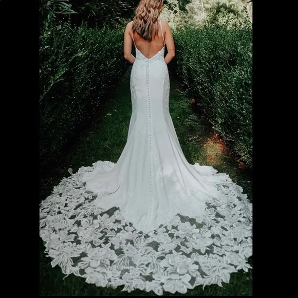 Essence of Australia ivory wedding gown (FINAL PRICE✨) - Picture 3 of 14